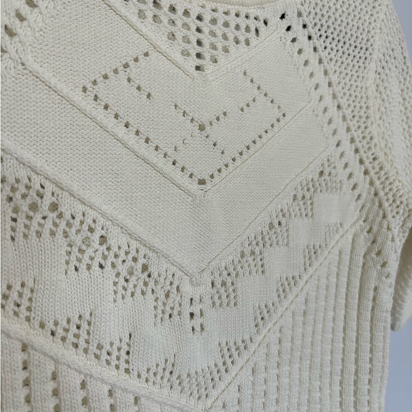 White Crochet/knit top by the brand Hinge, size small - Picture 4 of 10
